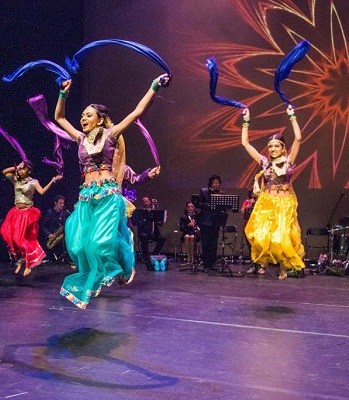 Indiase dans in uitvoering in Den Haag.